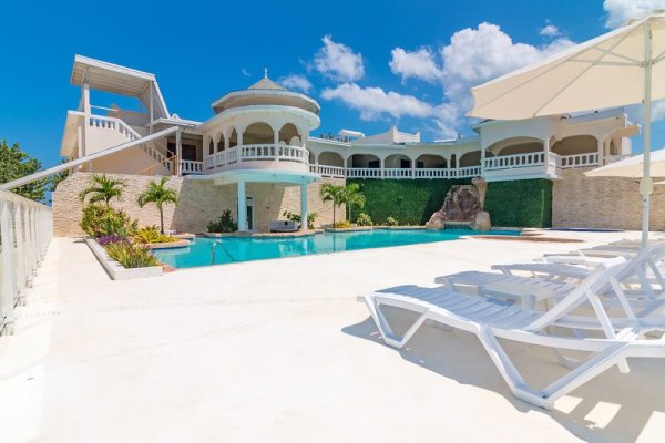 Travellers Beach Resort