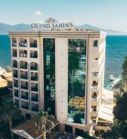 Hotel Grand Sahins