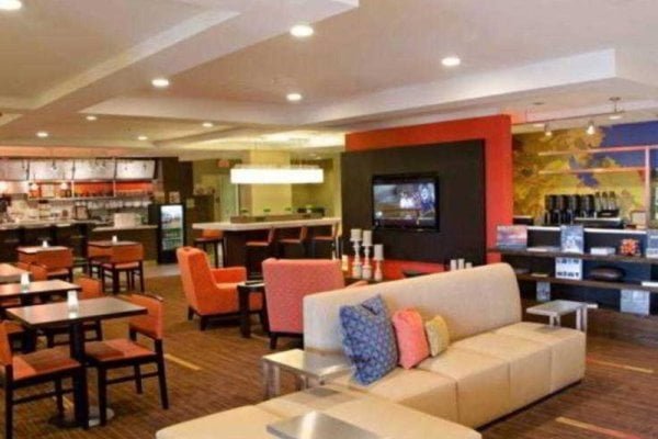 Courtyard by Marriott Wichita East
