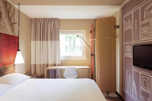 Ibis Paris Canal Saintmartin