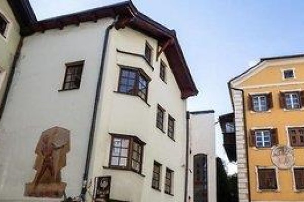 Montagu Hostel