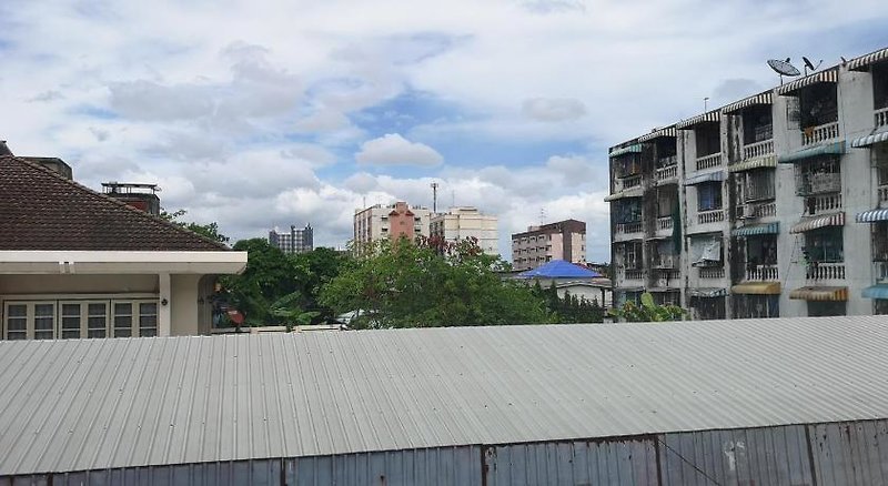 Napa Hostel Samrong Station