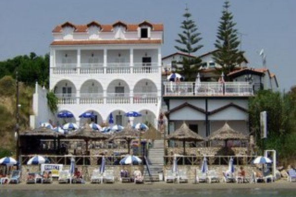 Denise Beach Hotel & Apartments