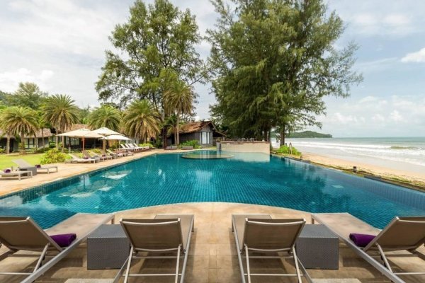 Twin Lotus Resort & Spa