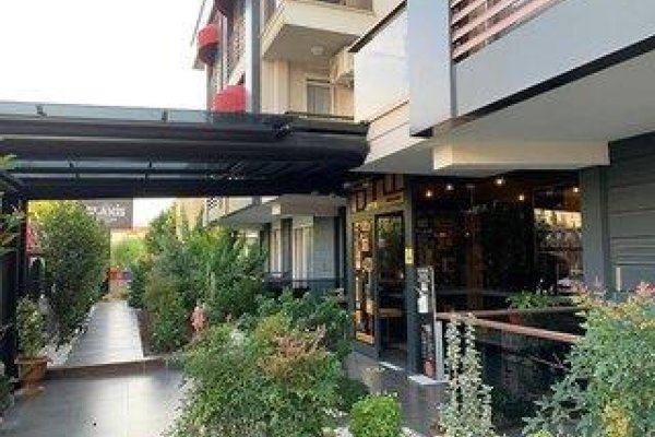 Elanis Suites