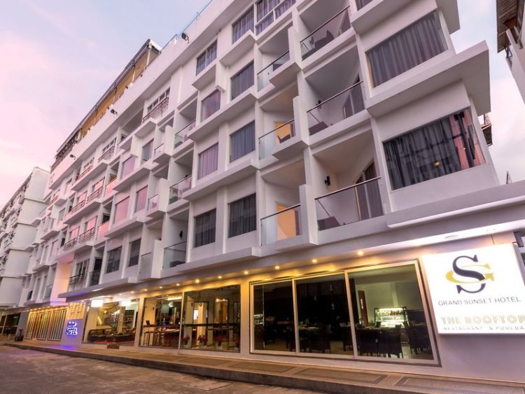 Grand Sunset Hotel