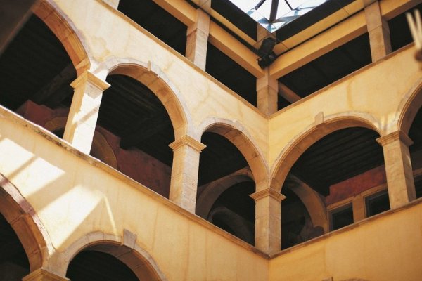 Cour Des Loges