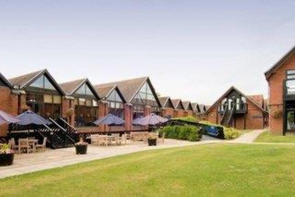 Macdonald Elmers Court Hotel & Resort