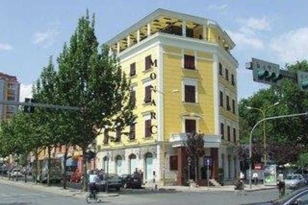 Monarc Hotel
