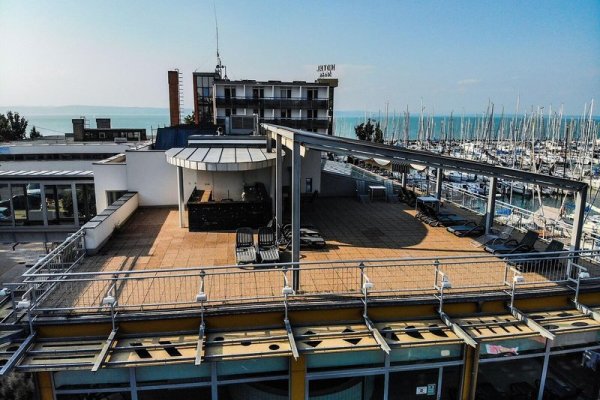 Hotel Yacht