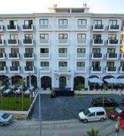 Chimaera Hotel