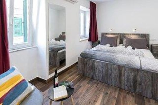 Apinelo Port Rooms