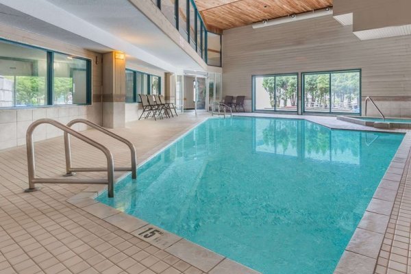 Ramada by Wyndham Quesnel