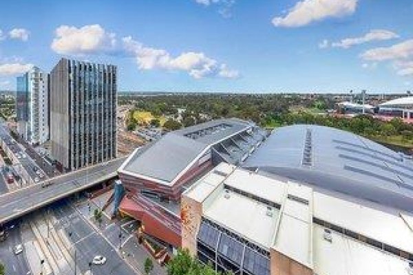 Oaks Adelaide Embassy Suites