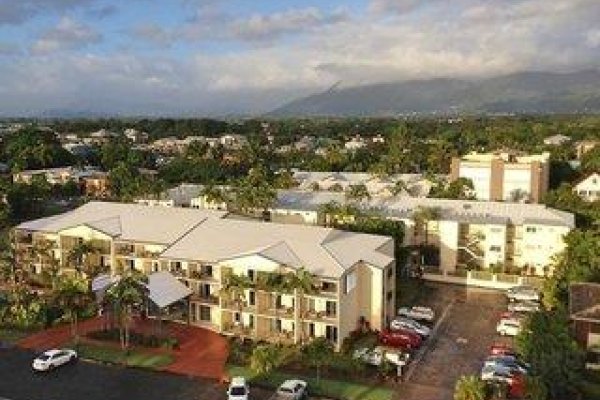 Cairns Queenslander Hotel & Apartments