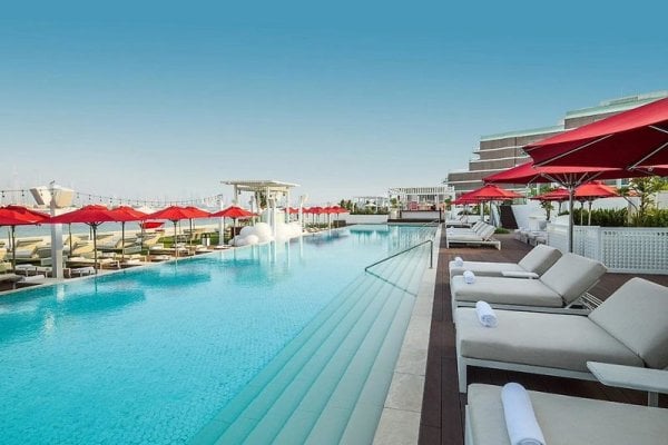 Th8 Palm Dubai Beach Resort, Vignette Collection