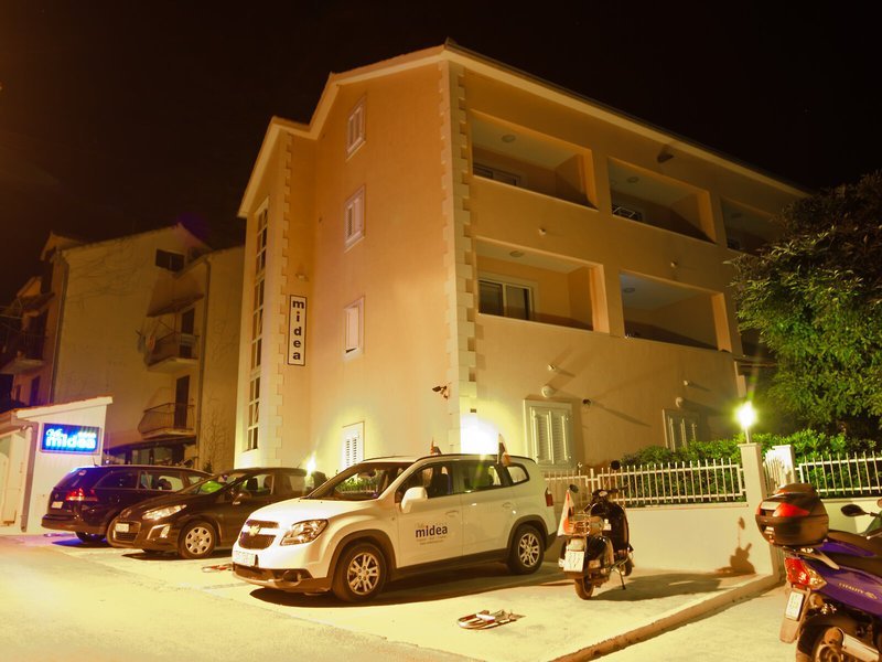 Villa Midea recenzie