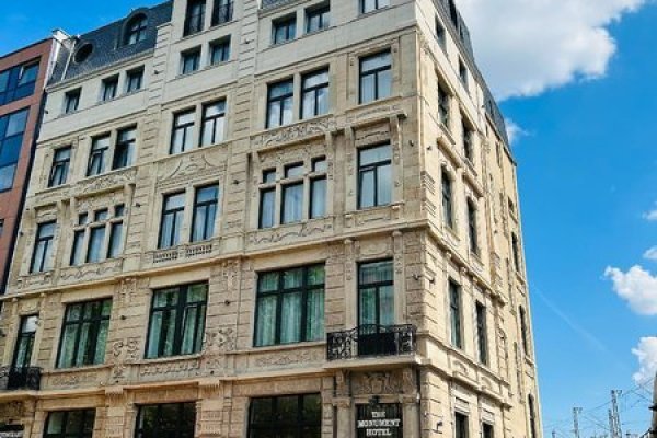 The Monument Hotel