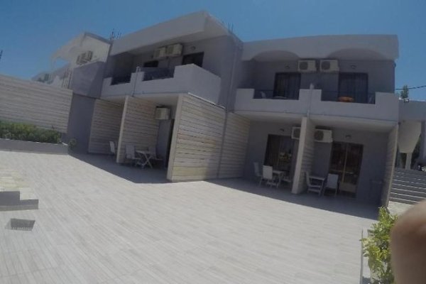 Yianna Studios