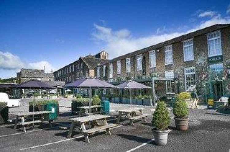 Blarney Woollen Mills Hotel