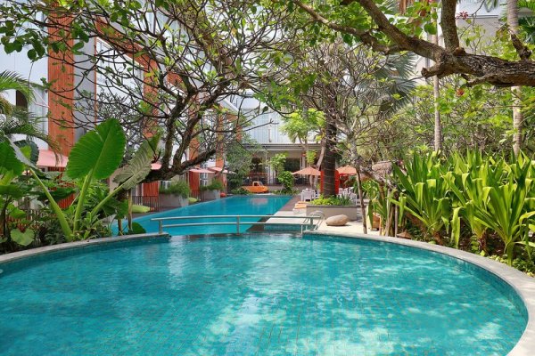 Harris Hotel & Residences Sunset Road