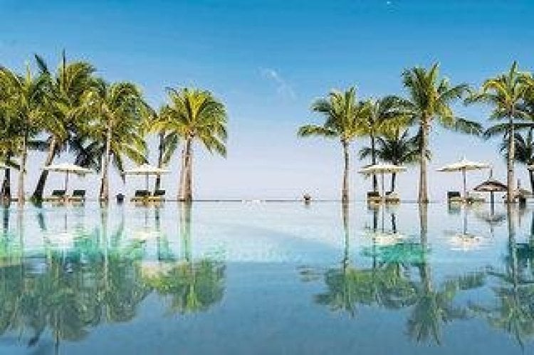 Beachfront Villas of Paradis Beachcomber Golf Resort & Spa