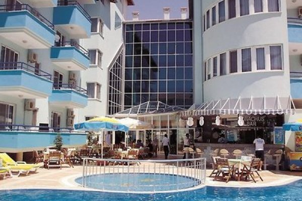 Mesut Hotel Family