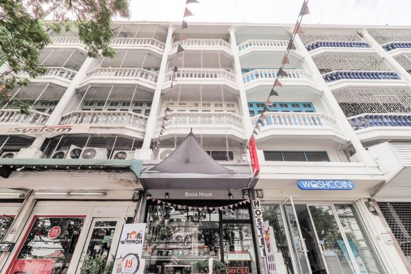Oyo 615 Bossa House Hostel & Cafe