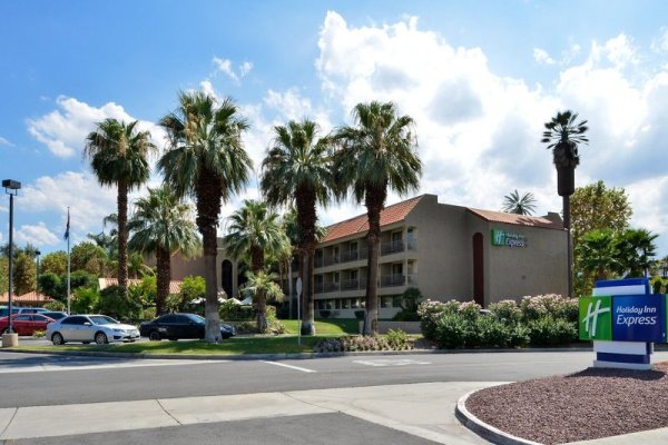 Holiday Inn Express Palm Desert
