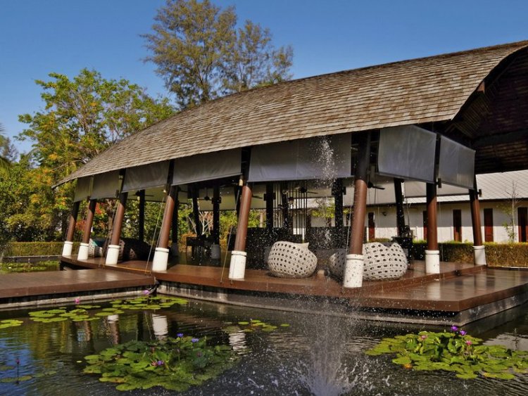 Twin Lotus Resort & Spa