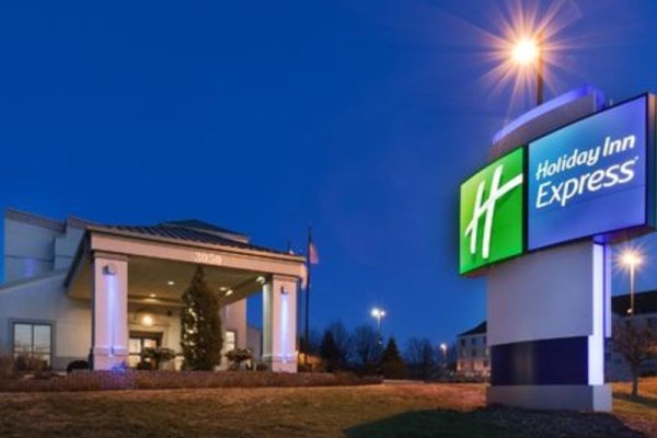 Holiday Inn Express & Suites Springfield