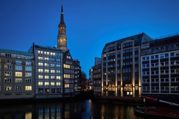 The Nikolai Hotel Hamburg  Leonardo Limited Edition