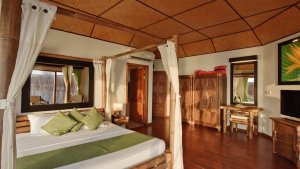 Semi-Water Bungalow