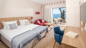 Superior Villa s terasou a výhľadom na more