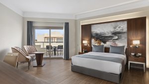 Lagoon Duplex Swim-Up Suite