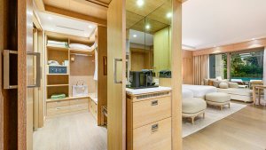 Pearl Pool Room