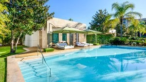 Pearl Pool Suite