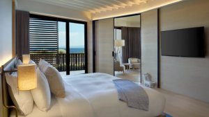 Master Suite with Pool Sea View