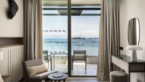 SEA FRONT ROOM