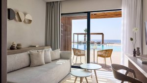 Junior Suite Sea View & Sharing Pool