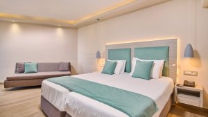 Comfort Room with Pool View