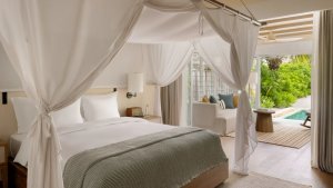 Deluxe Beach Villa With Pool
