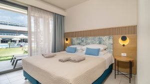 Executive Luxury Suite with Sharing Pool