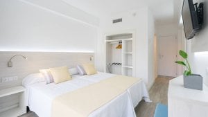 Triple room