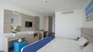 DELUXE SEA VIEW