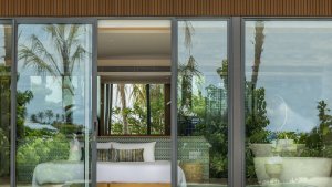 Family Beach Pool Villa With Capsule