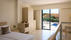 Maisonette with Sharing Pool