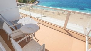 Premium sea view twin room with spa access