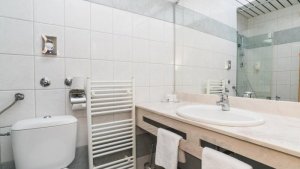 Dvojlôžková izba premium s možnosťou prístelky (balkón, morská strana)