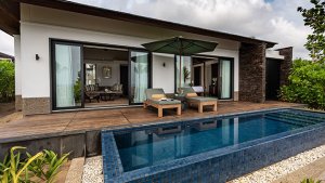 Deluxe Beachfront Villa